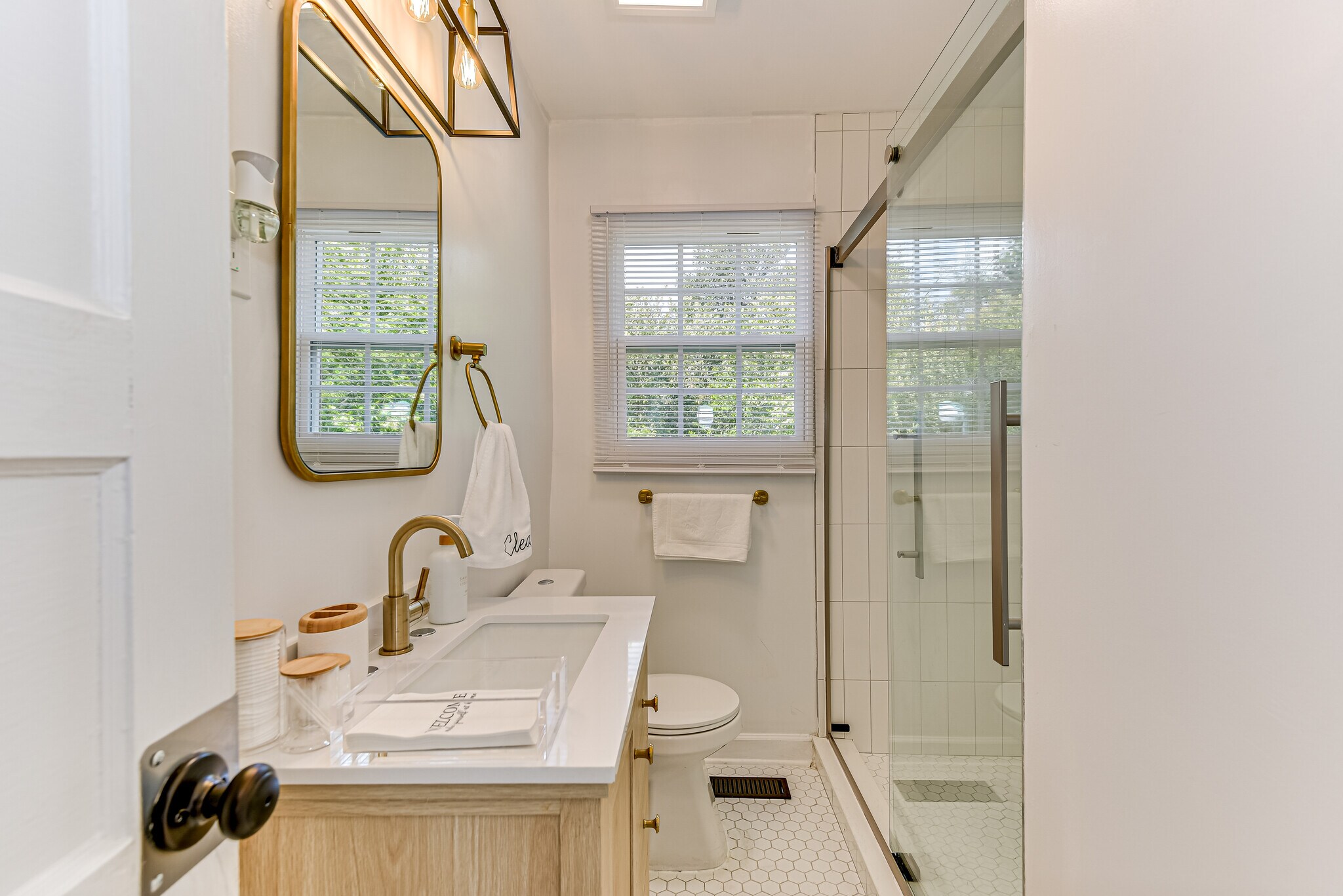 Building Photo - 2701 Oakland Ave