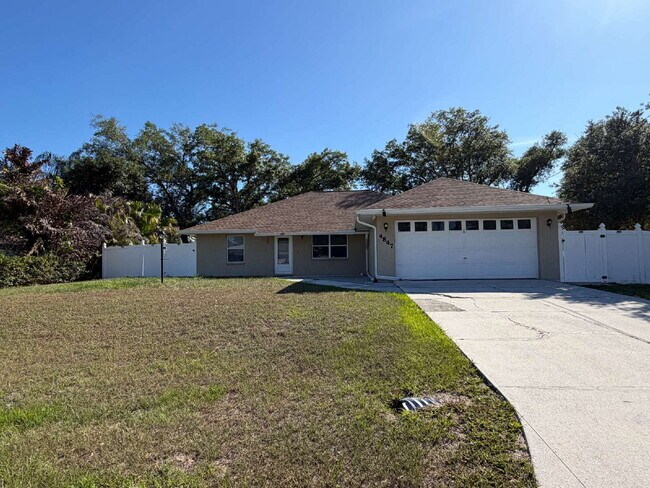 Building Photo - Spacious 4 bedroom in North Port