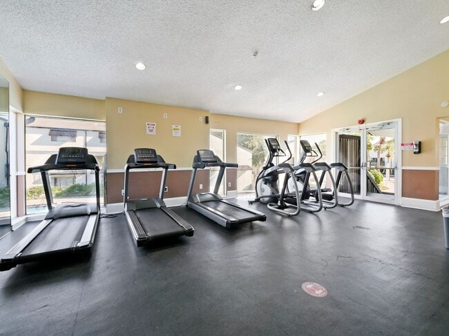 Building Photo - $1,199 |1 bedroom 1.5 bath town home style...