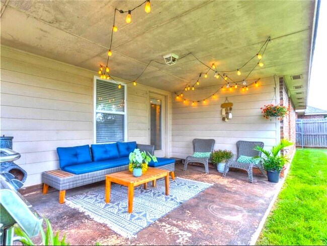 Building Photo - Gated 3 Bed 2 Bath 2 Car home of The Villa...