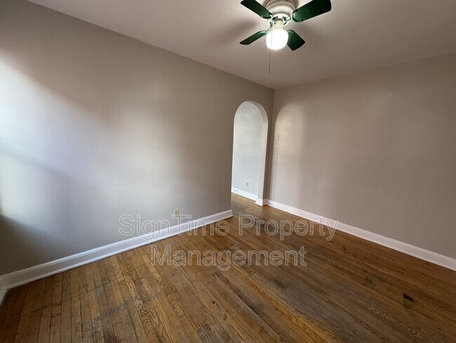 Building Photo - 63 Broadway