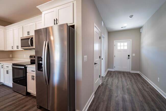 Building Photo - 8452 Oak Shade Cir