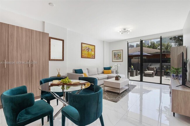 Building Photo - 201 SW 17th Rd