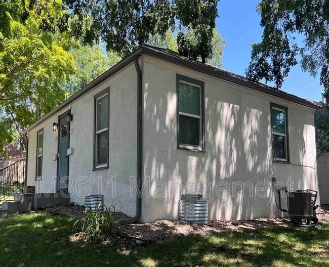 Building Photo - 1350 S 35th St