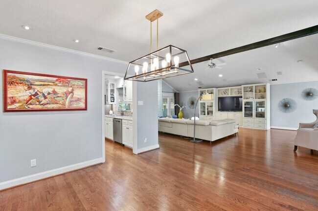 Building Photo - Jewel of Home, Large Lot,  in Wonderful Walkable Neighborhood!