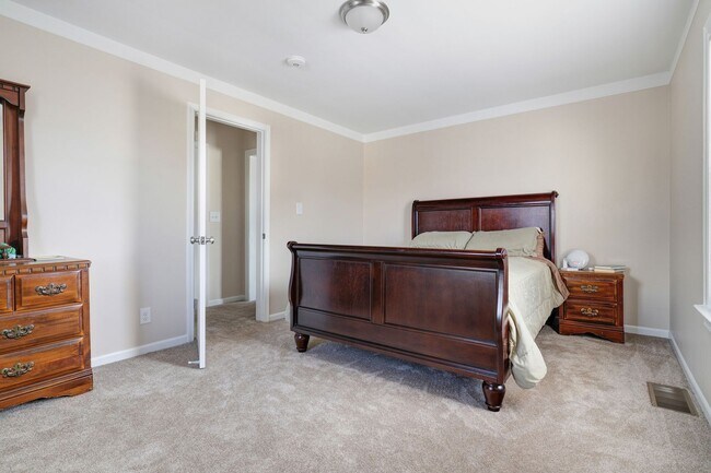 Building Photo - OPEN HOUSE SATURDAY 5/10 FROM 3:00 TO 4:00...