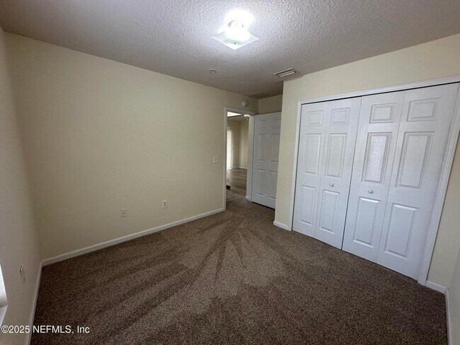 Building Photo - 6099 Maggies Cir
