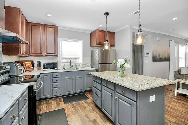 Primary Photo - 1200 Fordham Rd