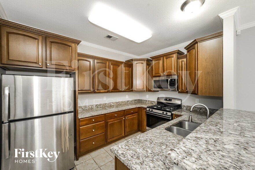 Building Photo - 130 Darbys Run Ct