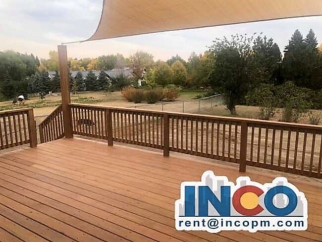 Building Photo - 4940 Lakeshore Dr