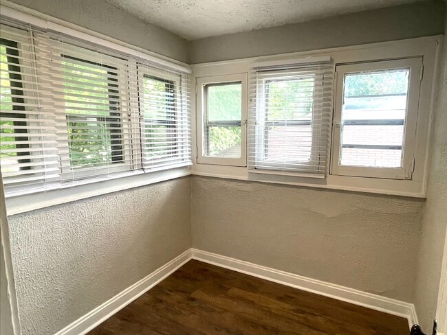 Building Photo - 3942-44 Cornelius Avenue