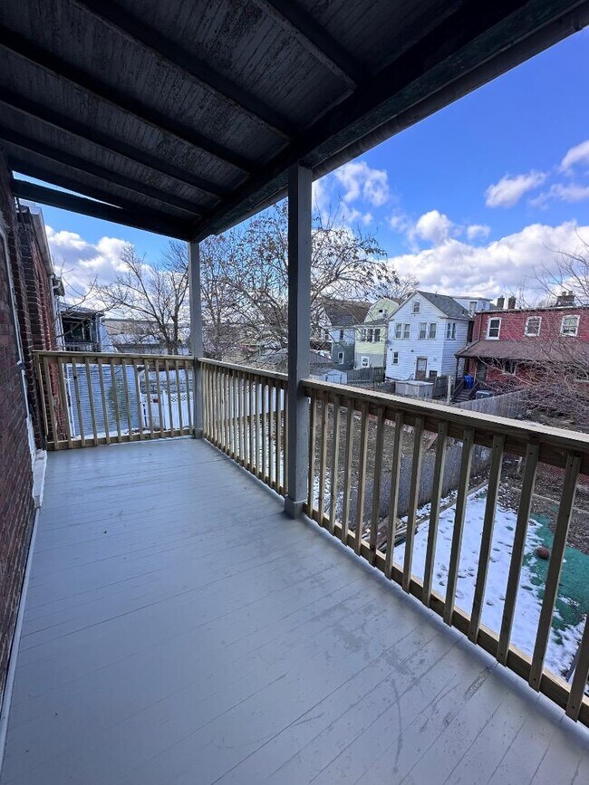 Building Photo - 545 S Main St