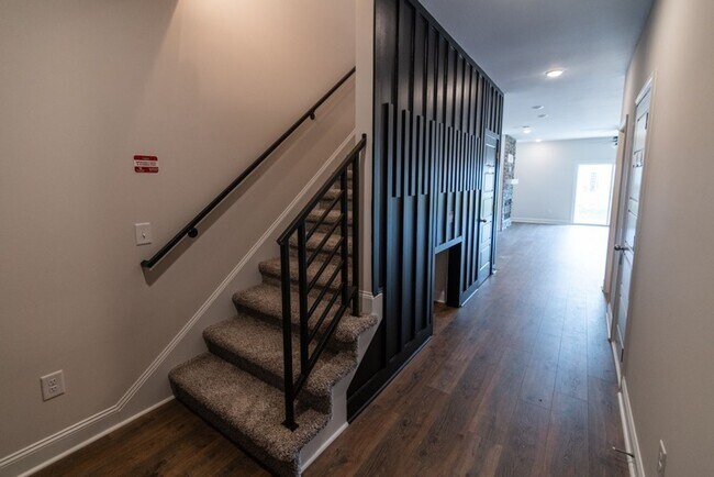 Building Photo - Gorgeous Single Family Home