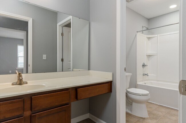 Building Photo - 223 Chestnut Oak Ln