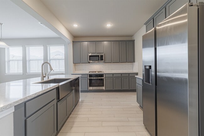 Building Photo - 3002 Roberta Sue Dr