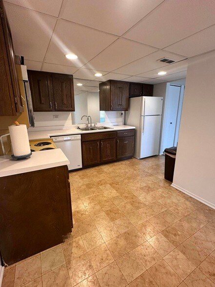 Building Photo - 8750 Harrison Ave