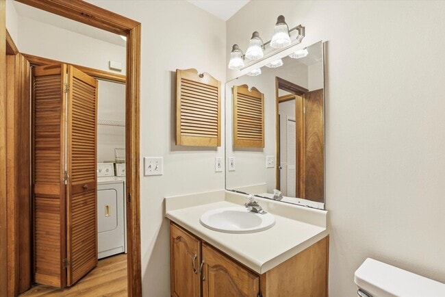 Building Photo - 2658 Millbank Dr