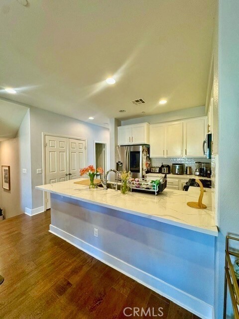 Building Photo - 10522 Poinsettia Ln