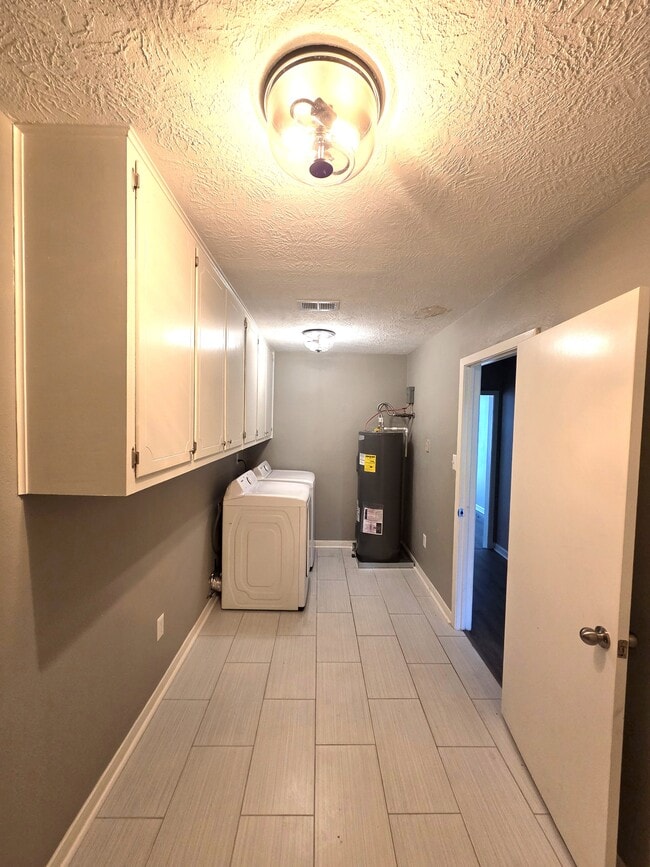 Building Photo - 415 Co Rd 758