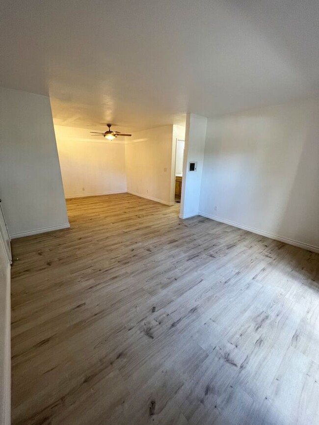 Building Photo - Updated 3 Bed/2 Bath Condo in San Marcos!