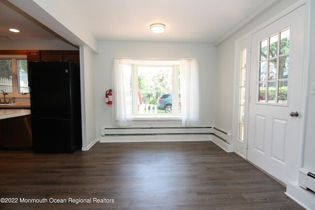 Building Photo - 15-17 E Lincoln Avenue Unit 17