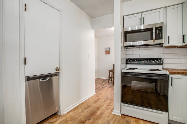 Building Photo - 8736 W 70th St