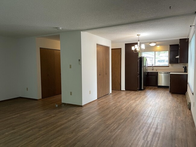 Building Photo - 116 N 3rd Ave SW