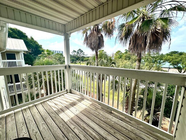 Building Photo - Spacious 1 Bed / 1 Bath Condo in Indian La...