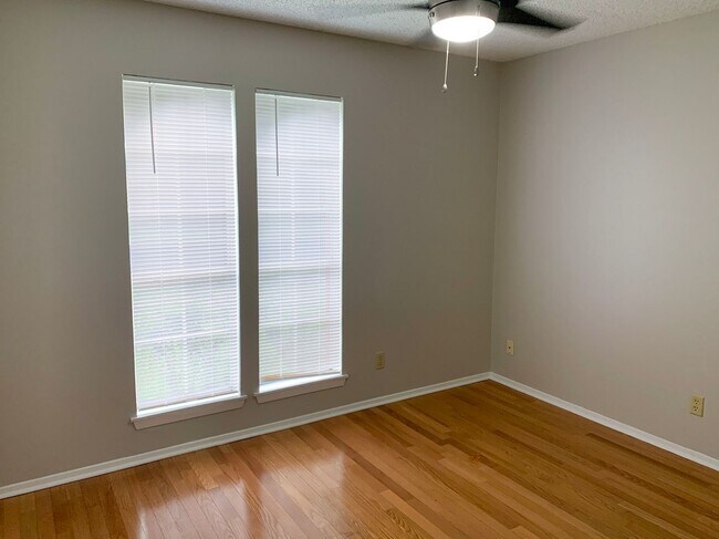 Building Photo - Great Home in North Austin!