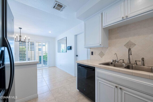 Building Photo - 3623 Summershore Ln