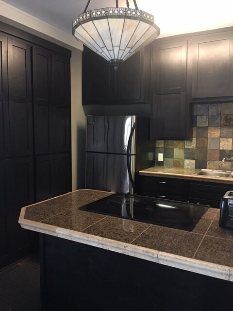 Building Photo - 31 E Center St