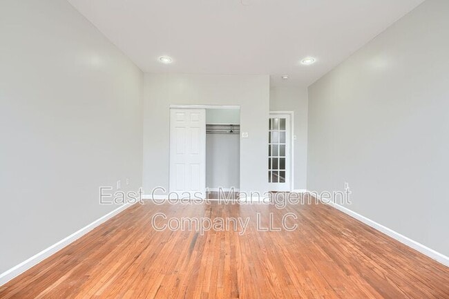 Building Photo - 2204 Ruskin Ave