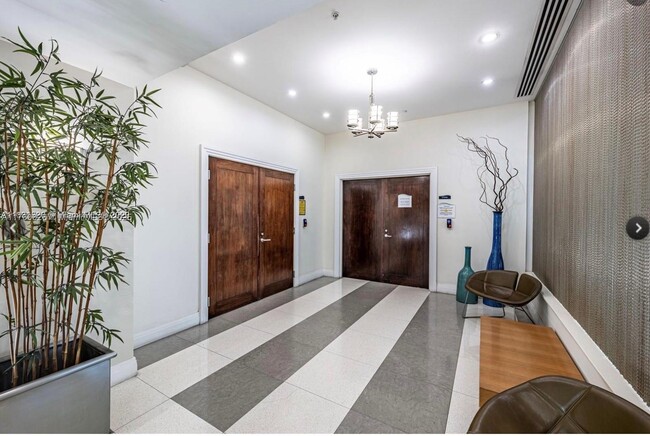 Building Photo - 3000 S Ocean Dr