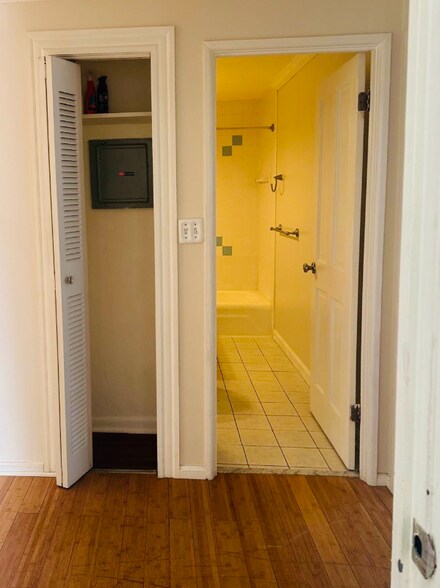 Building Photo - 23 McCormick Terrace