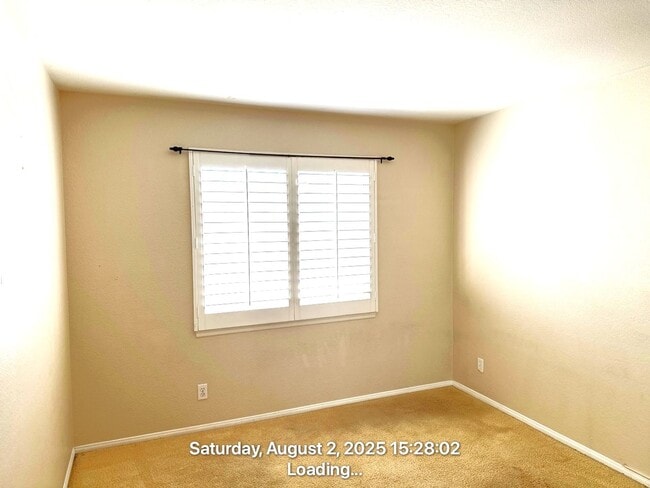 Building Photo - Beautiful 4 Bedroom, 2.5 Bath Single Famil...