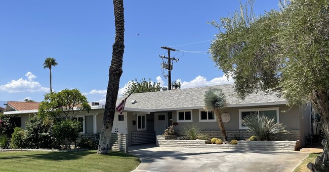 Primary Photo - Palm Desert Country Club location!