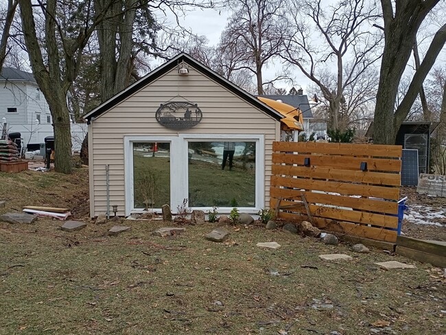 Building Photo - 1125 Molitor Rd