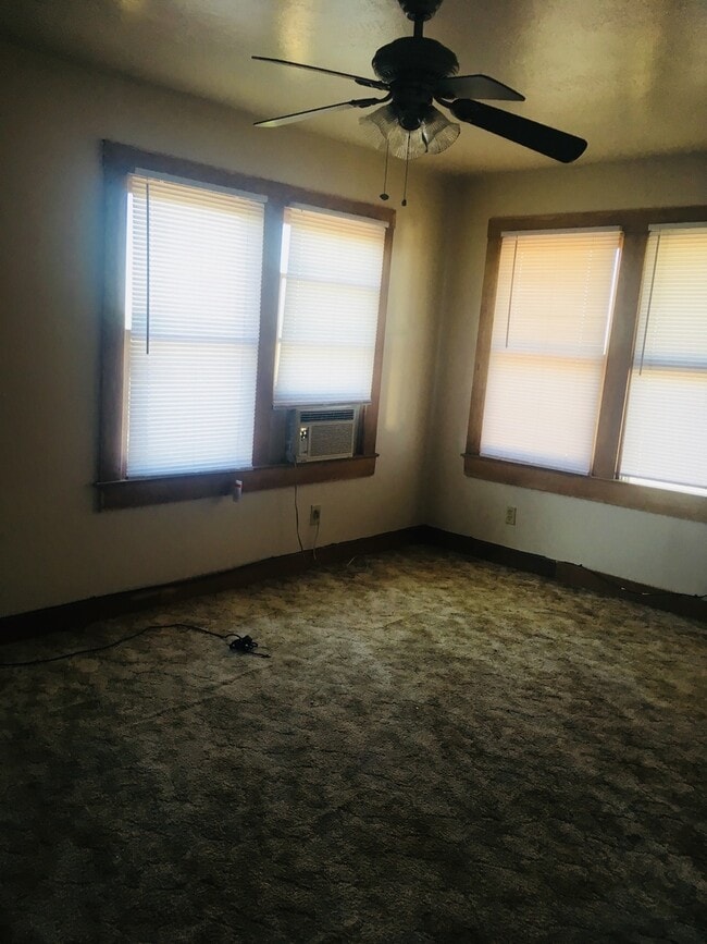 Building Photo - 2-Story Country home!