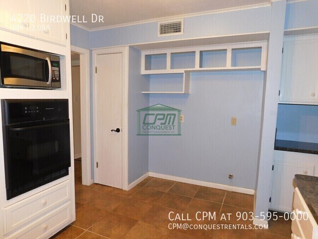 Building Photo - 4220 Birdwell Dr