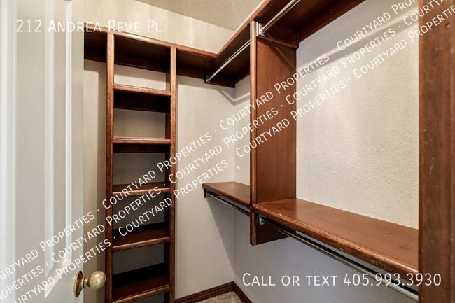 Building Photo - 212 Andrea Reve Pl