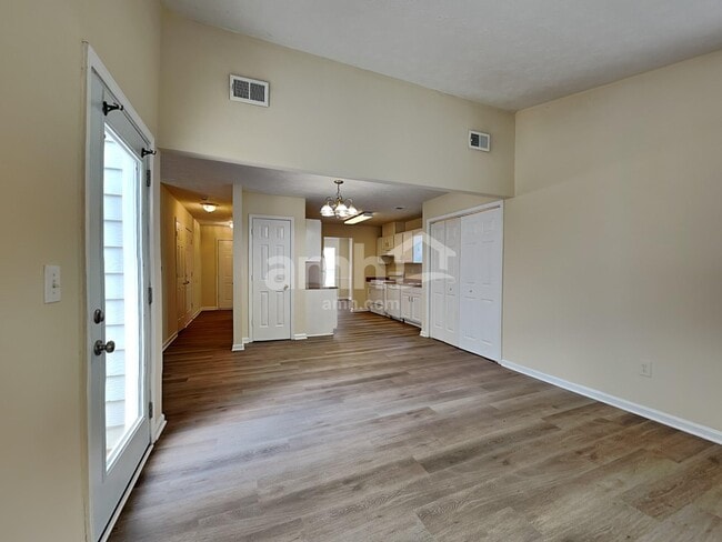 Building Photo - 3548 Grovecrest Way