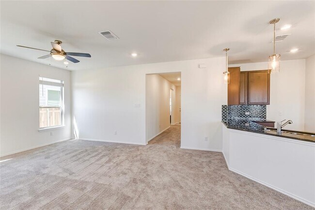 Building Photo - 1508 Carriageway Dr