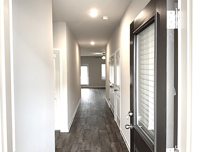 Building Photo - 3184 Emberly Dr