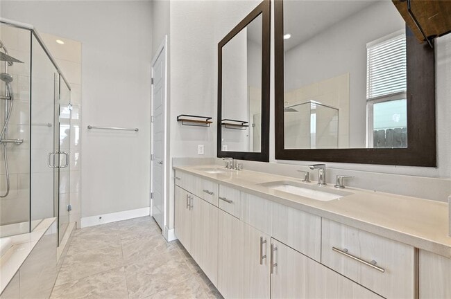 Building Photo - 6333 Florencia Ln