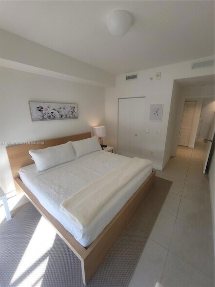 Building Photo - 5350 NW 84th Ave