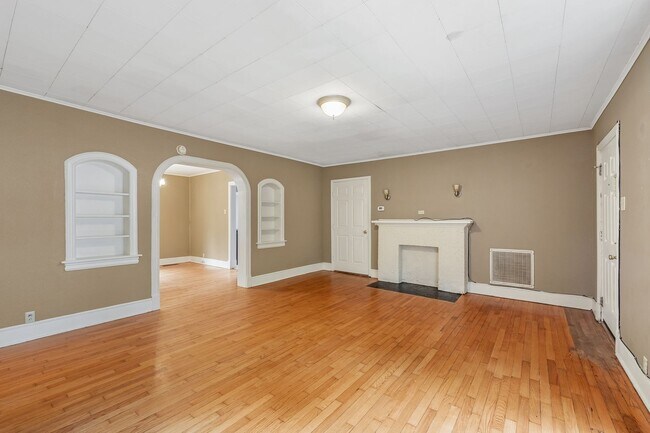 Building Photo - 132 Rowland Pl
