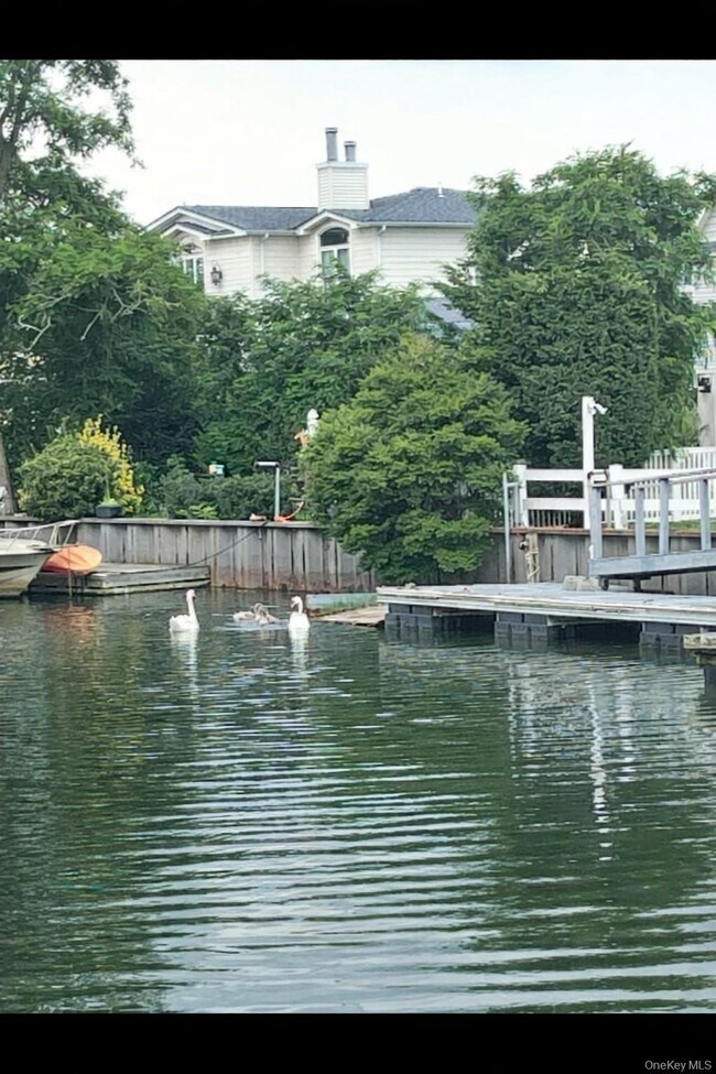 Building Photo - 14 Vinton St