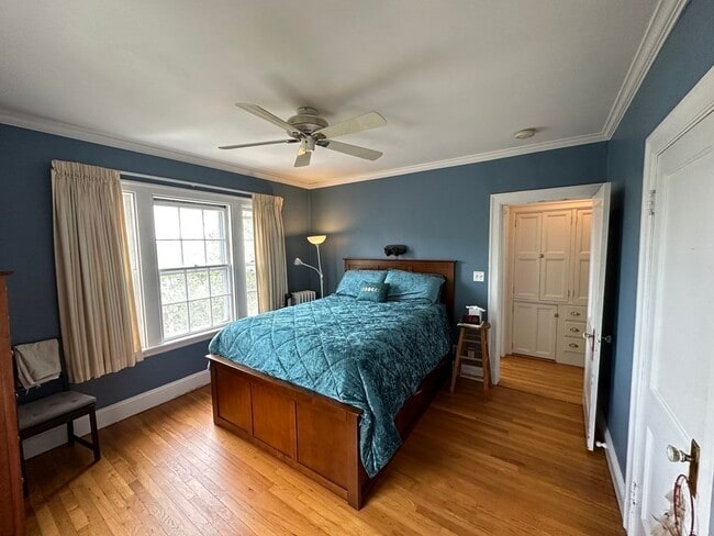 Building Photo - 40 Linnaean St