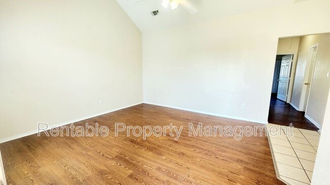 Building Photo - 107 Collett Ct