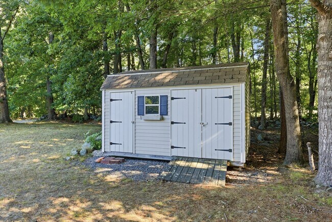Building Photo - 59 Crystal Ct